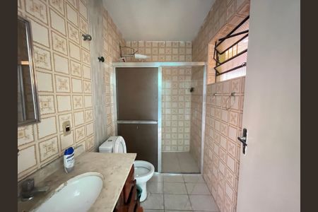 Casa à venda com 330m², 5 quartos e 6 vagas Casa à venda com 330m², 5 quartos e 6 vagasBanheiro 2