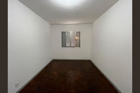 Casa à venda com 330m², 5 quartos e 6 vagas Casa à venda com 330m², 5 quartos e 6 vagasQuarto 2