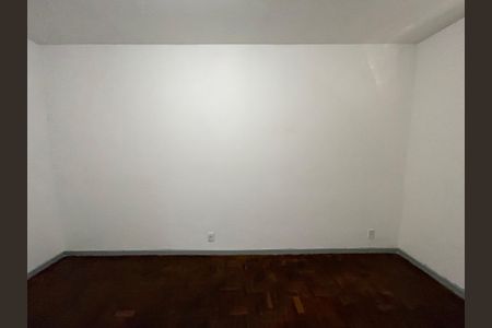 Casa à venda com 330m², 5 quartos e 6 vagas Casa à venda com 330m², 5 quartos e 6 vagasQuarto 2