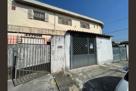 Casa à venda com 330m², 5 quartos e 6 vagas Casa à venda com 330m², 5 quartos e 6 vagasFachada