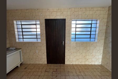 Casa à venda com 330m², 5 quartos e 6 vagas Casa à venda com 330m², 5 quartos e 6 vagasCozinha