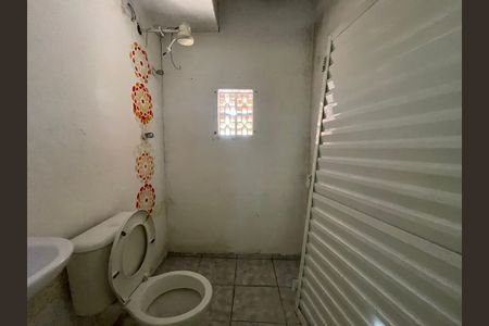 Casa à venda com 330m², 5 quartos e 6 vagas Casa à venda com 330m², 5 quartos e 6 vagasBanheiro 4