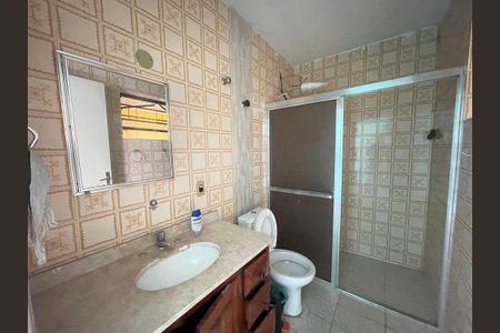 Casa à venda com 330m², 5 quartos e 6 vagas Casa à venda com 330m², 5 quartos e 6 vagasBanheiro 2