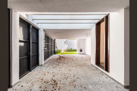 Casa à venda com 375m², 4 quartos e 3 vagas Casa à venda com 375m², 4 quartos e 3 vagasFoto 09