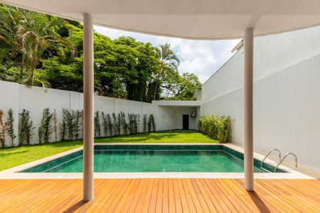 Casa à venda com 375m², 4 quartos e 3 vagas Casa à venda com 375m², 4 quartos e 3 vagasFoto 05