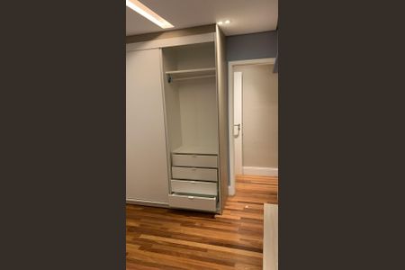 Apartamento para alugar com 119m², 3 quartos e 3 vagas