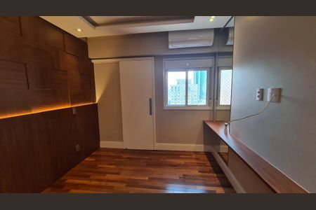 Apartamento para alugar com 119m², 3 quartos e 3 vagas