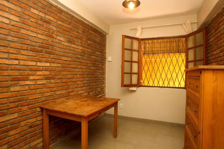 Casa para alugar com 50m², 2 quartos e 1 vagaQuarto 