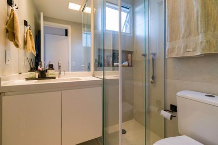 Apartamento à venda com 70m², 2 quartos e 1 vaga Apartamento à venda com 70m², 2 quartos e 1 vagaBanheiro da Suíte