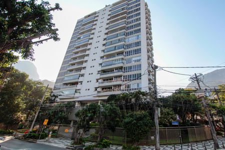 Apartamento à venda com 146m², 4 quartos e 2 vagas Apartamento à venda com 146m², 4 quartos e 2 vagasFachada