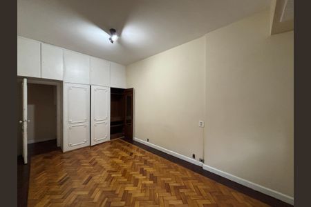 Apartamento à venda com 200m², 4 quartos e 1 vaga Apartamento à venda com 200m², 4 quartos e 1 vagaQuarto 1