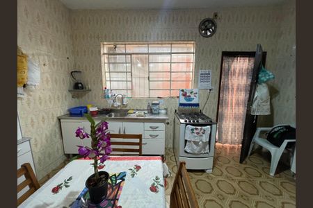 Casa à venda com 70m², 4 quartos e 2 vagas Casa à venda com 70m², 4 quartos e 2 vagasCozinha