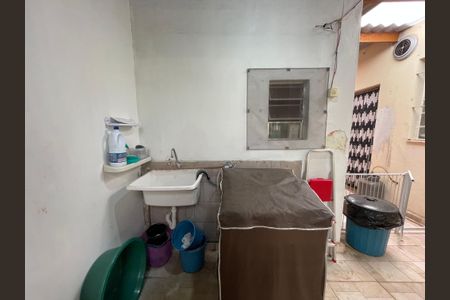 Casa à venda com 70m², 4 quartos e 2 vagas Casa à venda com 70m², 4 quartos e 2 vagasÁrea de Serviço