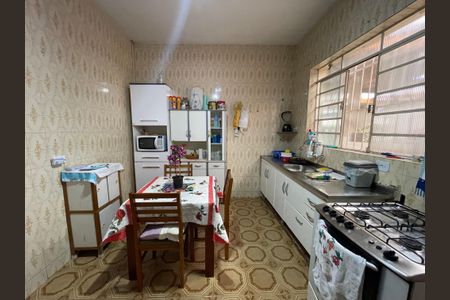 Casa à venda com 70m², 4 quartos e 2 vagas Casa à venda com 70m², 4 quartos e 2 vagasCozinha