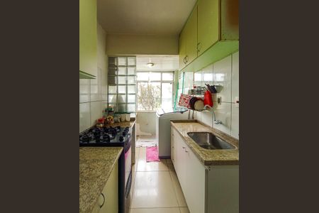 Apartamento à venda com 72m², 3 quartos e 1 vaga Apartamento à venda com 72m², 3 quartos e 1 vagaCozinha e área de serviço