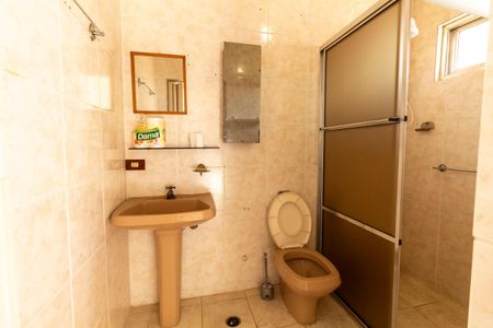 Casa à venda com 250m², 4 quartos e 6 vagas Casa à venda com 250m², 4 quartos e 6 vagas Casa 2 - Banheiro da Suíte