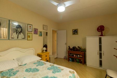 Casa à venda com 250m², 4 quartos e 6 vagas Casa à venda com 250m², 4 quartos e 6 vagasCasa 1 -Quarto 2