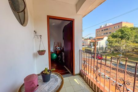 Casa à venda com 260m², 3 quartos e 3 vagas Casa à venda com 260m², 3 quartos e 3 vagasSacada/Quarto 2