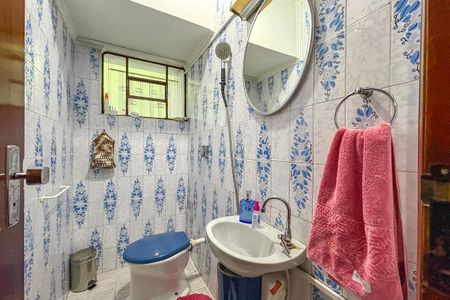 Casa à venda com 260m², 3 quartos e 3 vagas Casa à venda com 260m², 3 quartos e 3 vagasBanheiro