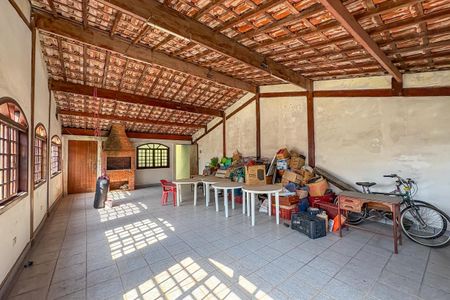 Casa à venda com 260m², 3 quartos e 3 vagas Casa à venda com 260m², 3 quartos e 3 vagasCobertura