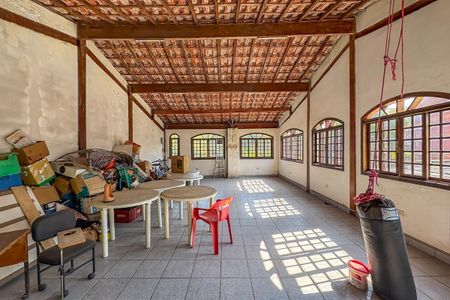 Casa à venda com 260m², 3 quartos e 3 vagas Casa à venda com 260m², 3 quartos e 3 vagasCobertura