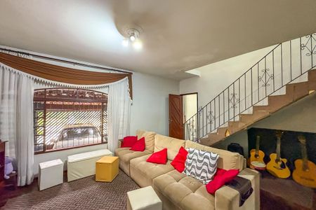 Casa à venda com 260m², 3 quartos e 3 vagas Casa à venda com 260m², 3 quartos e 3 vagasSala