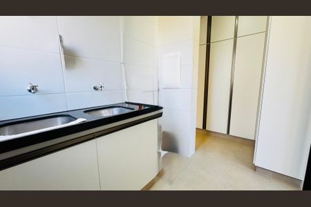 Casa de condomínio à venda com 1000m², 4 quartos e 6 vagas