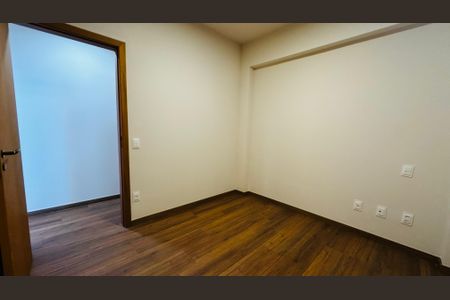 Casa de condomínio à venda com 1000m², 4 quartos e 6 vagas