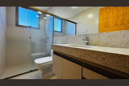 Casa de condomínio à venda com 1000m², 4 quartos e 6 vagas