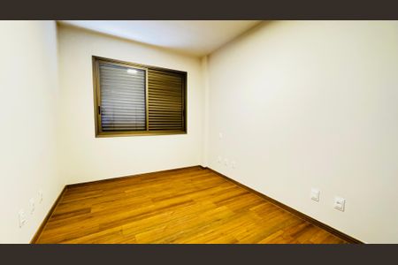 Casa de condomínio à venda com 1000m², 4 quartos e 6 vagas