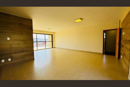 Casa de condomínio à venda com 1000m², 4 quartos e 6 vagas