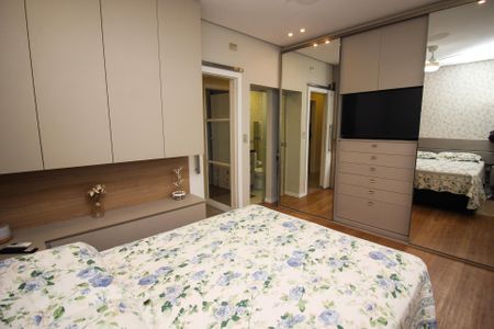 Casa à venda com 120m², 3 quartos e 3 vagas Casa à venda com 120m², 3 quartos e 3 vagasSuíte