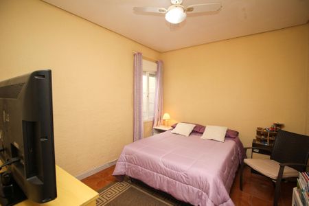 Casa à venda com 120m², 3 quartos e 3 vagas Casa à venda com 120m², 3 quartos e 3 vagasQuarto 2