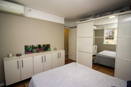 Casa à venda com 120m², 3 quartos e 3 vagas Casa à venda com 120m², 3 quartos e 3 vagasQuarto 1