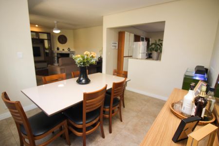 Casa à venda com 120m², 3 quartos e 3 vagas Casa à venda com 120m², 3 quartos e 3 vagasSala de Jantar