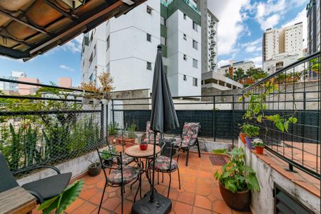 Apartamento à venda com 173m², 4 quartos e 2 vagasVaranda