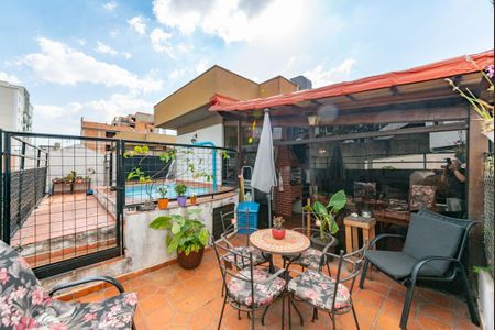 Apartamento à venda com 173m², 4 quartos e 2 vagasVaranda