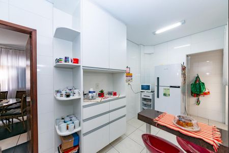 Apartamento à venda com 173m², 4 quartos e 2 vagasCozinha