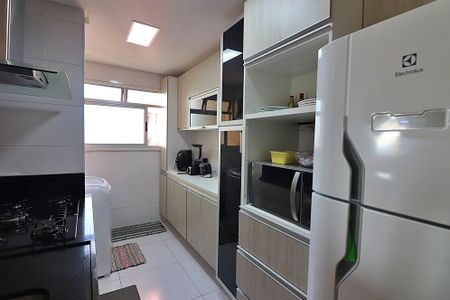 Apartamento à venda com 76m², 2 quartos e 1 vagaCozinha e Área de Serviço