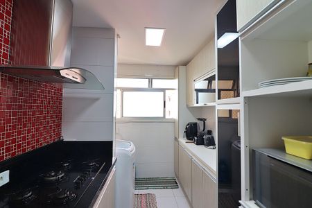 Apartamento à venda com 76m², 2 quartos e 1 vagaCozinha e Área de Serviço