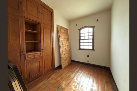 Casa à venda com 360m², 3 quartos e 4 vagas