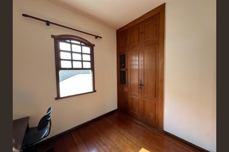 Casa à venda com 360m², 3 quartos e 4 vagas