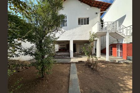 Casa à venda com 360m², 3 quartos e 4 vagas