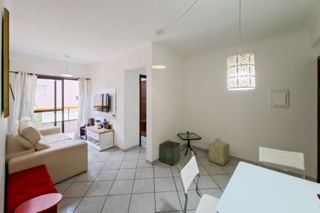Sala de apartamento para alugar com 1 quarto, 53m² em Vila Tupi, Praia Grande