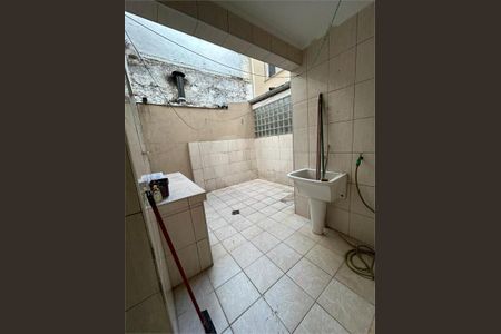 Casa de condomínio à venda com 168m², 3 quartos e 2 vagas