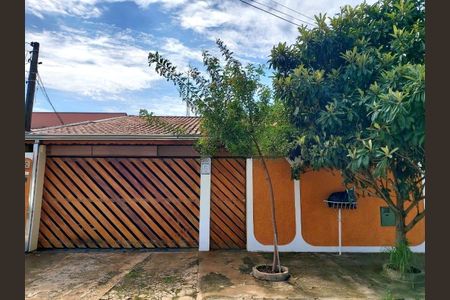 Casa à venda com 220m², 3 quartos e 3 vagasFoto 01