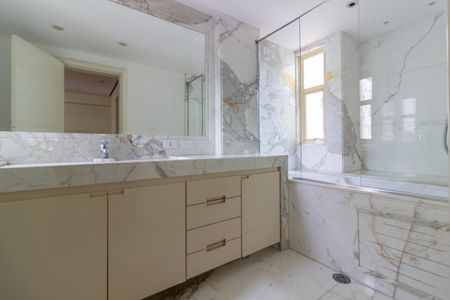 Apartamento à venda com 164m², 3 quartos e 2 vagasBanheiro da Suíte 2