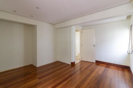 Apartamento à venda com 164m², 3 quartos e 2 vagasSuíte 2