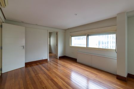 Apartamento à venda com 164m², 3 quartos e 2 vagasSuíte 1