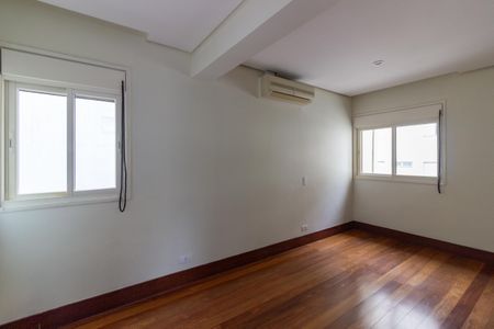 Apartamento à venda com 164m², 3 quartos e 2 vagasSuíte 2